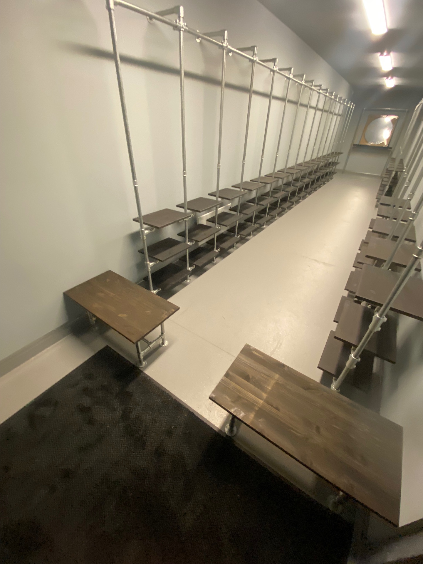 Rackbuddy hylder og bænke i galvaniseret rørstål